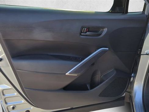 Used 2025 Toyota Corolla Cross LE FWD image 7