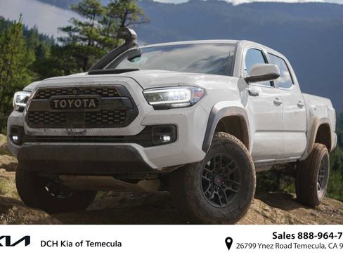 Used 2021 Toyota Tacoma TRD Off-Road w/ TRD Premium Off Road Package AWD/4WD image 1