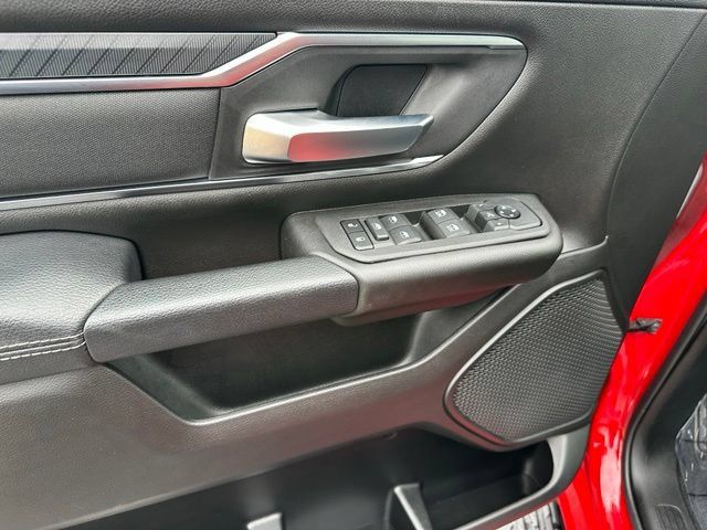 Used 2025 RAM 1500 Big Horn AWD/4WD image 16