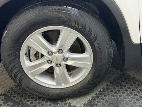 Used 2021 Chevrolet Trax LS w/ Tint and Cruise Package image 17