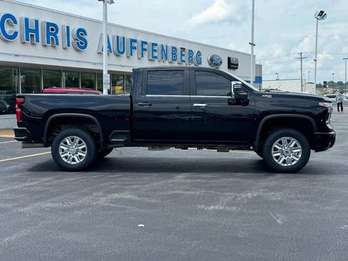 Used 2024 Chevrolet Silverado 2500 LT w/ Midnight Edition AWD/4WD image 1