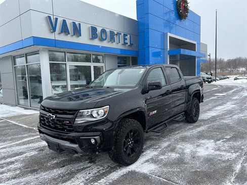Certified 2022 Chevrolet Colorado Z71 w/ Z71 Midnight Edition image 1