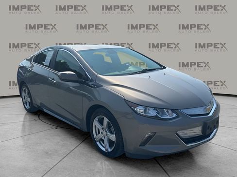 Used 2017 Chevrolet Volt LT w/ Comfort Package FWD image 7
