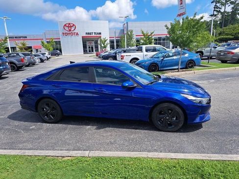 Used 2023 Hyundai Elantra SEL FWD image 6