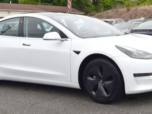 Used 2020 Tesla Model 3 Standard Range RWD image 11