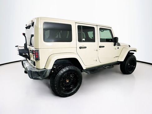Used 2017 Jeep Wrangler Unlimited Rubicon w/ Connectivity Group image 10