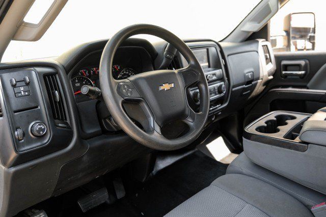 Used 2019 Chevrolet Silverado 2500 W/T w/ WT Convenience Package RWD image 2