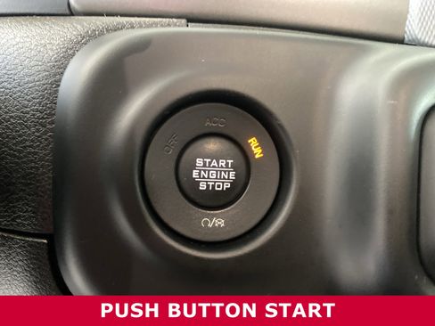 Used 2020 Jeep Gladiator Sport w/ Quick Order Package 24S image 16