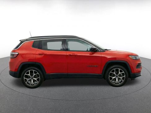 Used 2025 Jeep Compass Limited AWD/4WD image 10