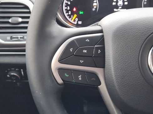 Used 2019 Jeep Grand Cherokee Limited AWD/4WD image 36