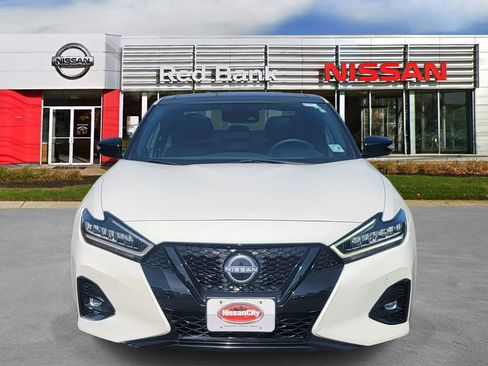 Used 2023 Nissan Maxima SR w/ Sport Mat Group FWD image 2