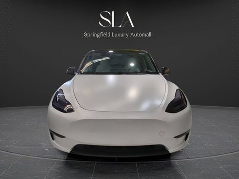 Used 2023 Tesla Model Y Performance AWD/4WD image 2
