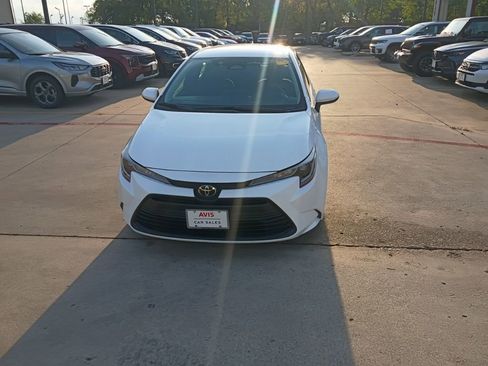 Used 2025 Toyota Corolla LE image 5