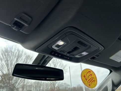 Used 2022 Chevrolet Silverado 2500 LTZ w/ LTZ Plus Package image 27