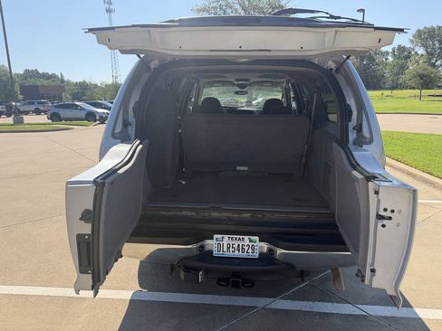 Used 2001 Ford Excursion XLT RWD image 18