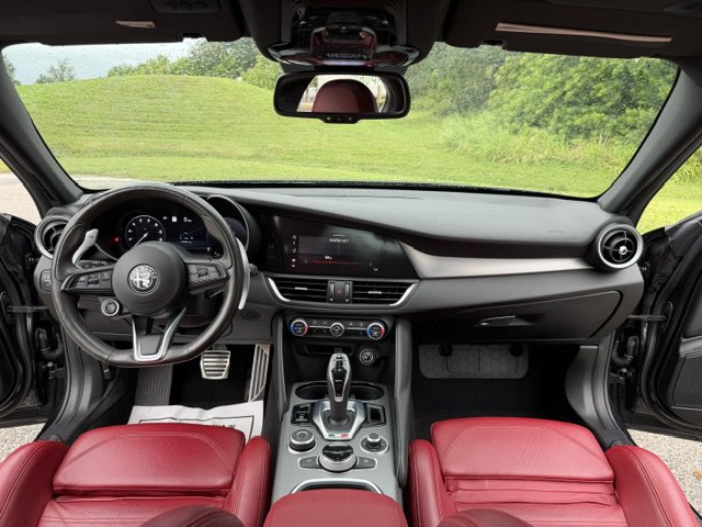 Used 2024 Alfa Romeo Giulia Veloce RWD image 16