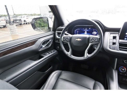 Used 2022 Chevrolet Tahoe LT w/ Luxury Package AWD/4WD image 6
