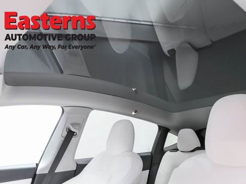 Used 2021 Tesla Model Y Long Range image 31