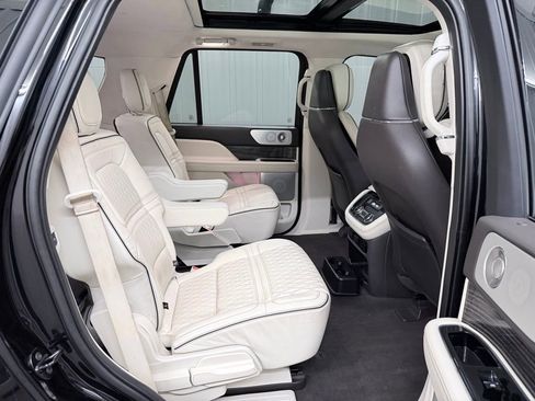 Used 2020 Lincoln Navigator Black Label w/ Cargo Convenience Package AWD/4WD image 49
