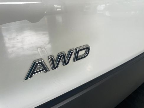 Used 2022 Ford Transit 250 Medium Roof AWD image 10
