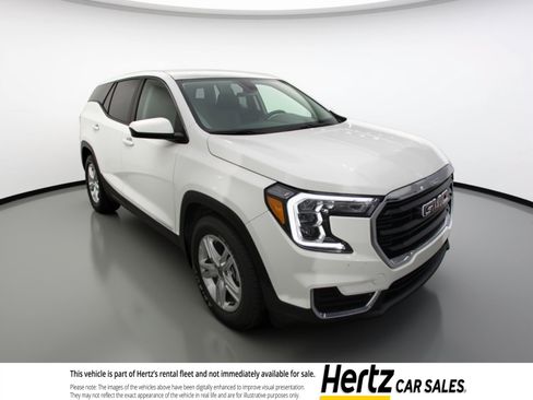 Used 2024 GMC Terrain SLE image 1