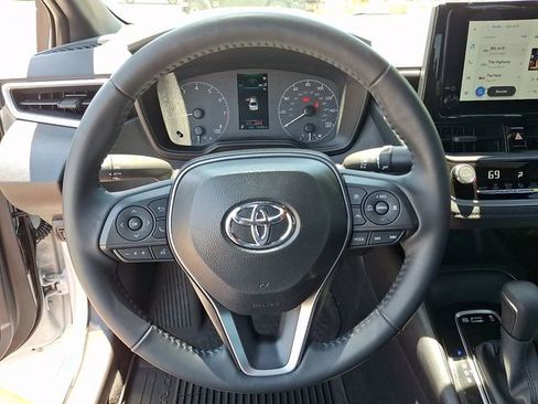 Used 2025 Toyota Corolla SE FWD image 15