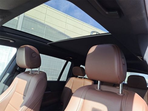 Used 2024 Mercedes-Benz GLS 450 4MATIC image 27
