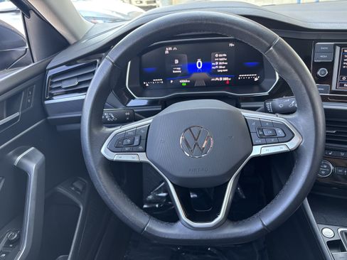 Used 2024 Volkswagen Jetta SE FWD image 15