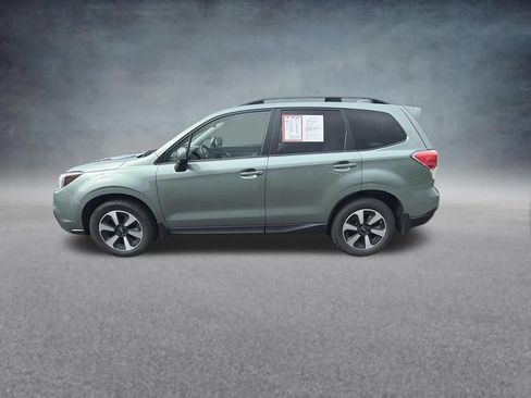 Used 2017 Subaru Forester 2.5i Premium w/ All-Weather Package AWD/4WD image 2