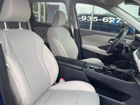 Used 2022 Nissan Rogue SV AWD/4WD image 25