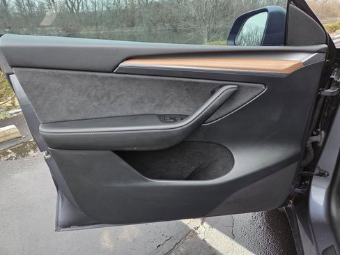 Used 2023 Tesla Model Y Long Range image 16