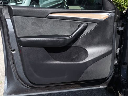 Used 2023 Tesla Model Y Long Range image 16