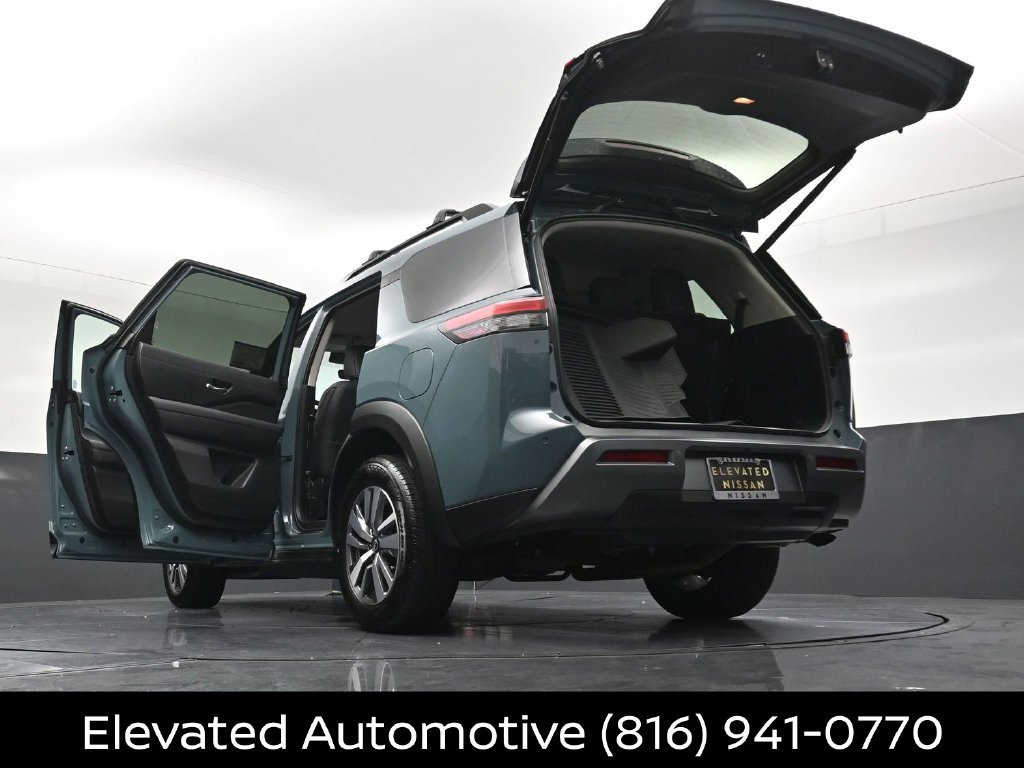 Certified 2026 Nissan Pathfinder SL AWD/4WD image 37