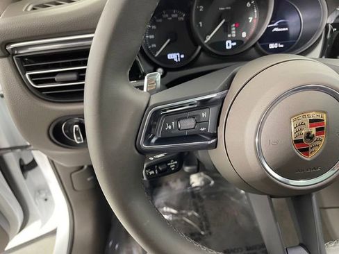 New 2025 Porsche Macan image 37