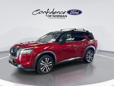 Used 2023 Nissan Pathfinder Platinum w/ Lighting Package (N92) AWD/4WD image 4