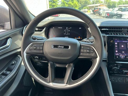 Used 2025 Jeep Grand Cherokee L Laredo w/ Trailer Tow Package AWD/4WD image 16