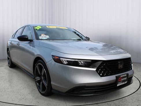 Used 2023 Honda Accord Sport image 1