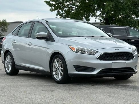 Used 2016 Ford Focus SE w/ Reverse Sensing Package FWD image 8