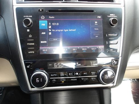 Used 2019 Subaru Legacy 2.5i Premium AWD/4WD image 17
