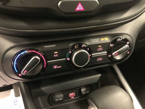 Used 2020 Kia Soul LX FWD image 23