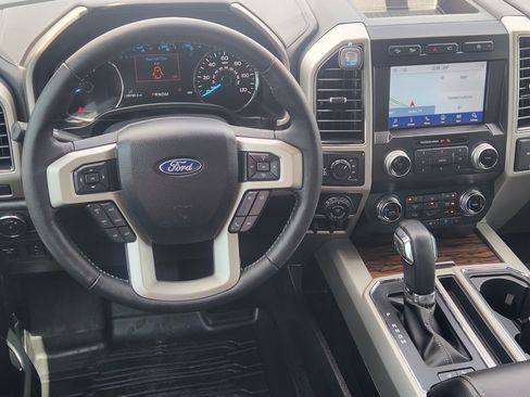 Certified 2019 Ford F150 Lariat w/ Equipment Group 502A Luxury AWD/4WD image 28
