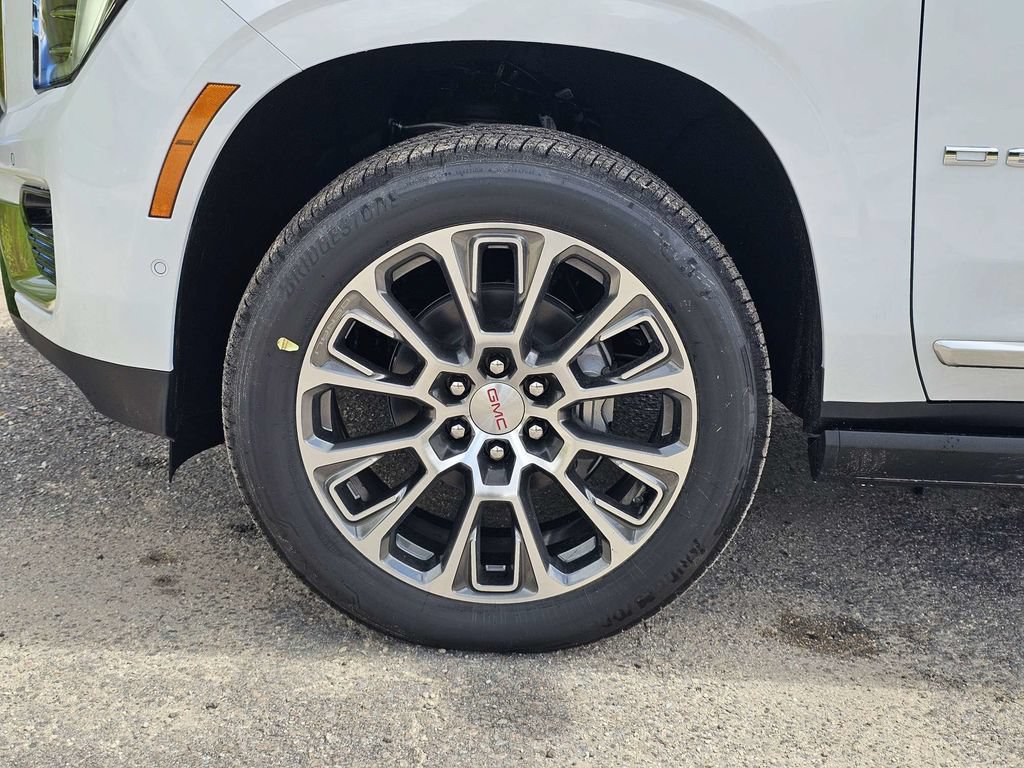 New 2026 GMC Yukon Denali w/ Denali Reserve Package AWD/4WD image 12