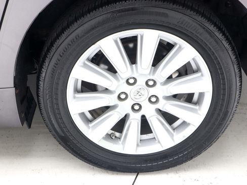 Used 2017 Toyota Sienna XLE AWD/4WD image 28