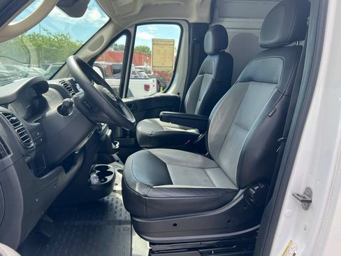 Used 2025 RAM ProMaster 2500 w/ Convenience Group FWD image 11