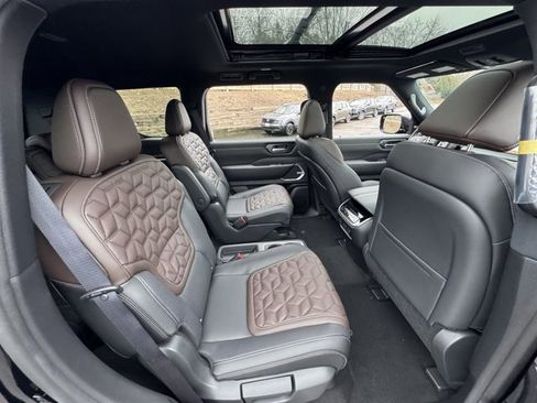 New 2026 Nissan Armada Platinum image 18