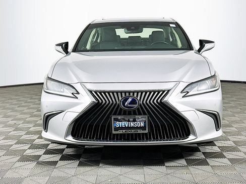 Used 2019 Lexus ES 300h image 2