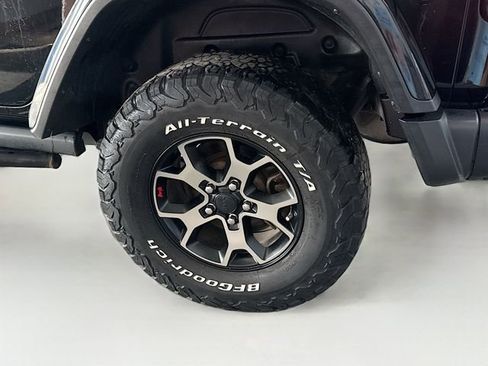 Used 2018 Jeep Wrangler Unlimited Rubicon w/ Dual Top Group image 30