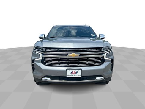 Used 2023 Chevrolet Suburban Premier RWD image 3