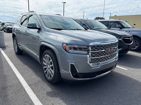 Used 2023 GMC Acadia Denali w/ Denali Ultimate Package AWD/4WD image 4