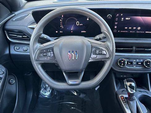 Used 2024 Buick Envista Preferred w/ Convenience II Package FWD image 14